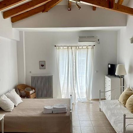 Studio Stay White Room Kalamata Exterior photo