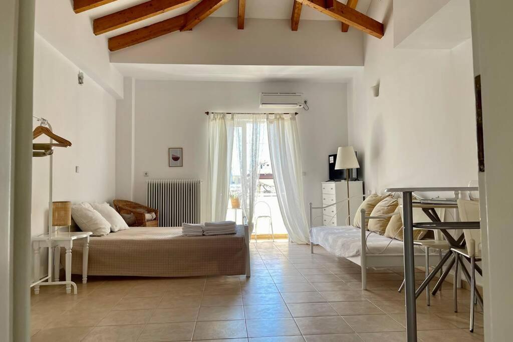 Studio Stay White Room Kalamata Exterior photo