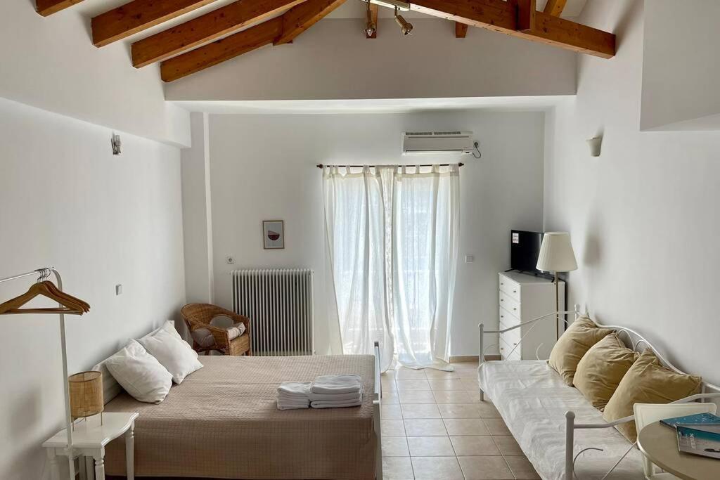 Studio Stay White Room Kalamata Exterior photo
